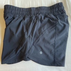 Lululemon Track That Mid-Rise Lined Short 5”